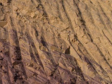 Makine sondajından kaya yüzeyi