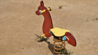 Bangalore, Karnataka, Hindistan-Ekim 04-22: Agara Gölü Parkı 'nda oynayan renkli çocuklar. Çocuklar için eğlence dolu macera..