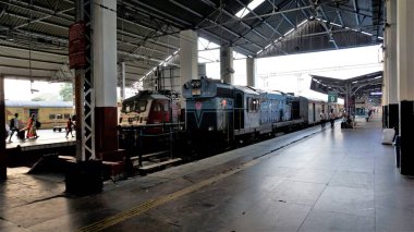 Chennai, Tamilnadu, Hindistan-29 Aralık 2022: Chennai Merkez Tren İstasyonu 'ndaki tren motorlarının görüntüsü.