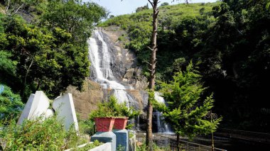 Kodaikanal gümüş çağlayan suyun güzel manzarası. Aile, arkadaşlar ve balayı için en iyi turistik mekan.