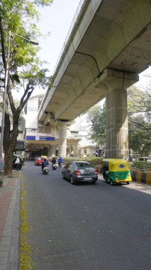 Bangalore, Hindistan - 16 Ocak 2024: Jayanagar metro istasyonu, Bangalore. İnanılmaz modern mimari.