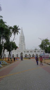 Poondi, Tamilnadu, Hindistan - 17 Mart 2024: Lourdes leydimiz veya Poondi Madha Bazilikası Tamil Nadu 'da bulunan bir Katolik hac merkezidir..