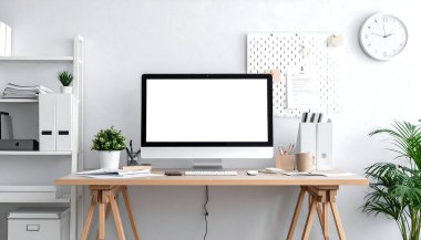 Boş ekran ile modern çalışma alanına ilham vermek, web sitenizi sergilemek ya da profesyonel bir model yaratmak için mükemmel. Temiz, parlak ve yeniliğe hazır..