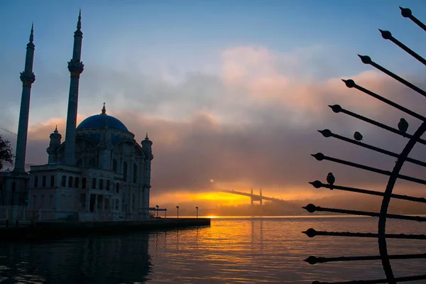 Mosquée Ortakoy Pont Bosphore Istanbul Turquie Ciel Dramatique Pont Des — Photo