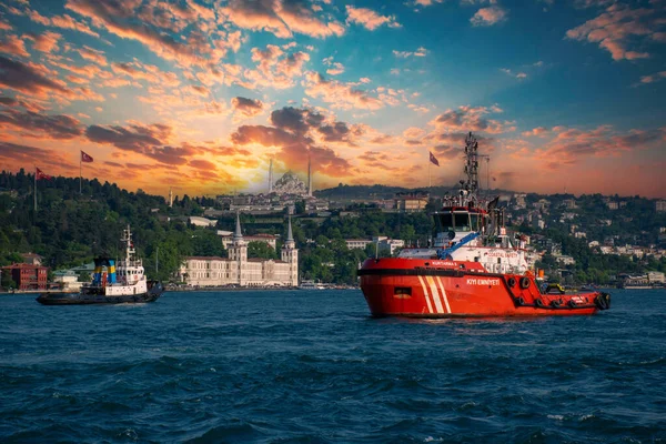 Istanbul Turchia 2023 Barca Rossa Sicurezza Costiera Kiyi Emniyeti Funzione — Foto Stock