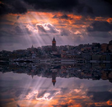 Galata Kulesi, Istanbul City, Türkiye gün batımı sırasında.