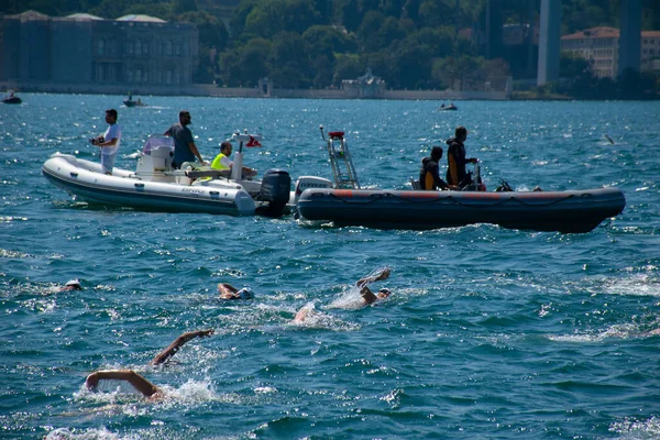 Istanbul Turquie 2023 Images Nageurs Bosphore Concours Intercontinental Natation Dans — Photo
