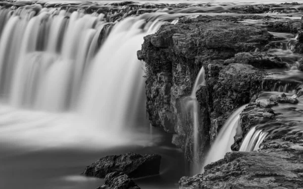 グランドフォールズ滝はミズーリ州最大の自然滝である ミズーリ州南西部のジョプリンにある — ストック写真