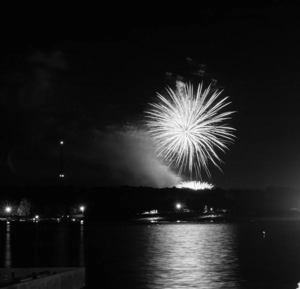 Πυροτεχνήματα Πάνω Από Grand Lake Στη Disney Οκλαχόμα Στις Ιουλίου — Φωτογραφία Αρχείου