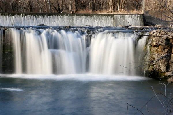 Водопад Гранд Фоллс Является Крупнейшим Непрерывно Текущим Природным Водопадом Миссури — стоковое фото