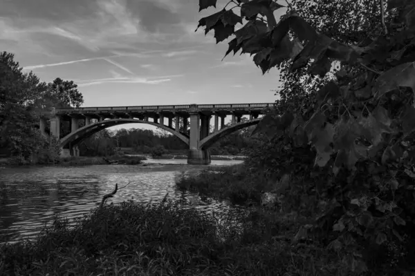 Atti Mill Bridge Crossing Shoal Creek Joplin Missouri — Foto Stock