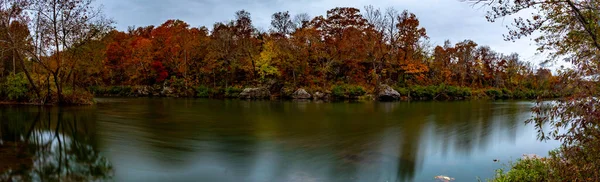 密苏里州Joplin的野猫冰川秋天的颜色 — 图库照片