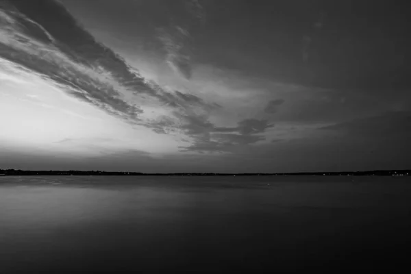 Chmury Nad Wielkim Jeziorem Disney Oklahoma — Zdjęcie stockowe