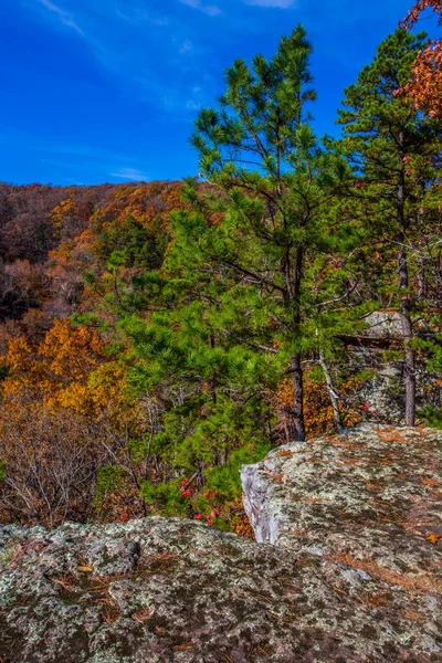 阿肯色州威茨斯普林斯的岩石风景区坠落 — 图库照片