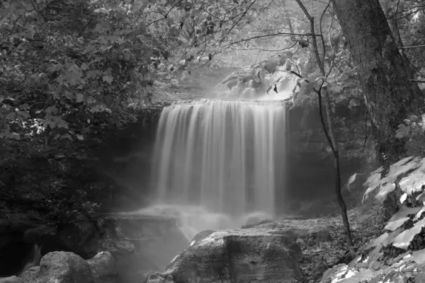 Водопад Таньярд Крик Парке Таньярд Крик Белла Виста Арканзас — стоковое фото