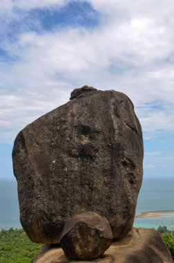 Koh Samui, Tayland Doğal Kayalık ve Manzarası 'nda Benzersiz Çakışan Taş oluşumu