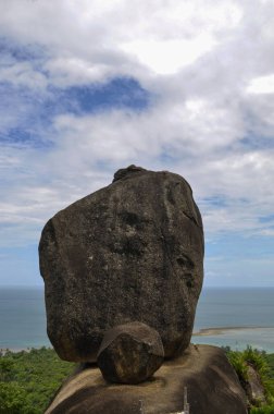 Koh Samui, Tayland Doğal Kayalık ve Manzarası 'nda Benzersiz Çakışan Taş oluşumu