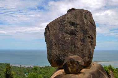 Koh Samui, Tayland Doğal Kayalık ve Manzarası 'nda Benzersiz Çakışan Taş oluşumu