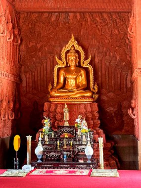 Wat Ratchathammaram 'daki heykel, Koh Samui, Tayland' da Wat Sila Ngu olarak da bilinir.. 