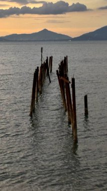 Bophut Beach 'te Altın Gün Batımı Işığı, Koh Samui, Tayland Akşam Parıltısı' nda Tropikal Sahil