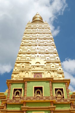 Wat Maha 'daki Altın Pagoda Wachiramongkol (Wat Bang Thong), Phang Nga, Tayland Majestik Budist Tapınağı Mimarisi