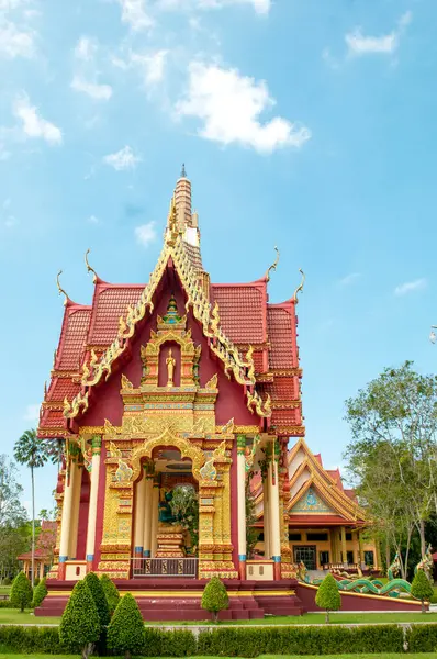 Wat Maha 'daki Altın Şapel Wachiramongkol (Wat Bang Thong), Phang Nga, Tayland Süslemesi Tayland Tapınağı Mimarisi