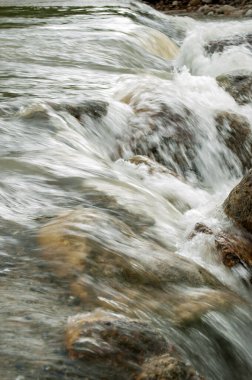 Nakhon Şelalesinden akan nehir Si Thammarat, Tayland Tropikal Orman Akımı