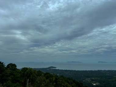 Lipa Noi Tepesinden Panoramik Manzara, Koh Samui, Tayland Okyanus Ufku ile Tropikal Ada Manzarası