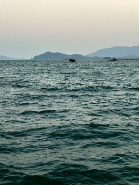 Deniz 'deki Balık Kafesi Su Kültürü Yat Cenneti Marina, Phuket, Tayland