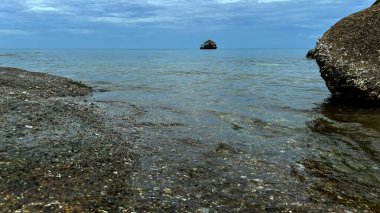 Lat Ko Viewpoint 'ten Rocky Coastline ile Panoramik Deniz Manzarası, Koh Samui, Tayland