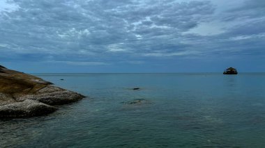 Lat Ko Viewpoint 'ten Rocky Coastline ile Panoramik Deniz Manzarası, Koh Samui, Tayland