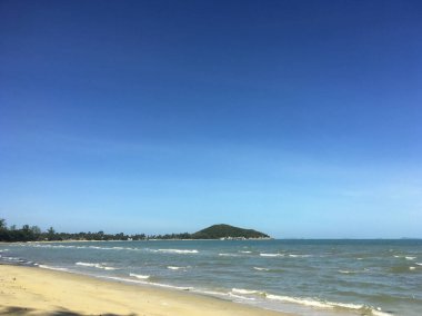 Koh Samui, Tayland 'da Beyaz Kum ve Mavi Gökyüzü ile Tropik Plaj