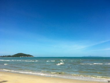 Koh Samui, Tayland 'da Beyaz Kum ve Mavi Gökyüzü ile Tropik Plaj