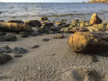Sunset Rocky Plajı 'ndaki Sahil Dinginliği ve Naturism Plajı' ndaki Sakin Okyanus, Koh Samui, Tayland