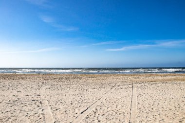 Danimarka 'nın Kuzey Denizi' nde gezinebilen güzel bir sahil.