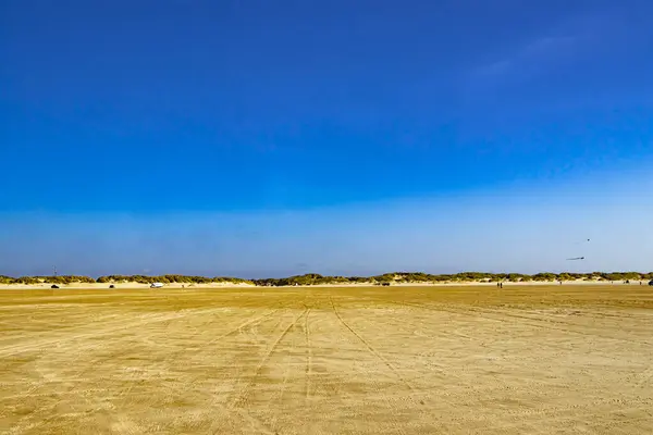 Romo Danimarka 'nın güneş ışığı ve mavi gökyüzü ile gezilebilir popüler adası.