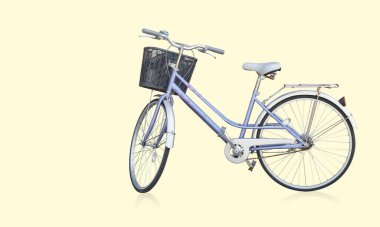 Sarı zemin üzerinde güzel mor bisiklet, nesne, ulaşım, vintage, şablon, moda, kopyalama alanı