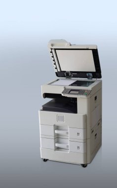 Beyaz kağıt açık siyah beyaz fotokopi makinesinde mavi ve gri arkaplan, teknoloji, nesne, bayrak, şablon, kopyalama alanı