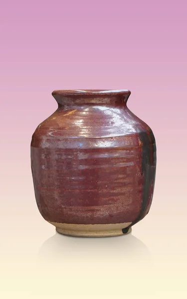 Alte Braune Und Schwarze Vase Auf Rosa Und Gelben Hintergrund — Stockfoto