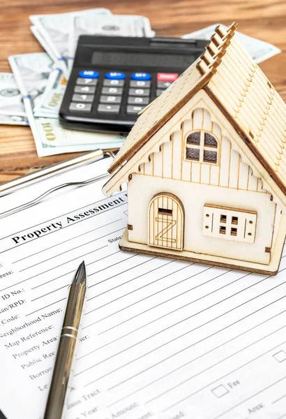 Property Assessment Form Money Calculator Model House Table Property Valuation — Stock Photo, Image