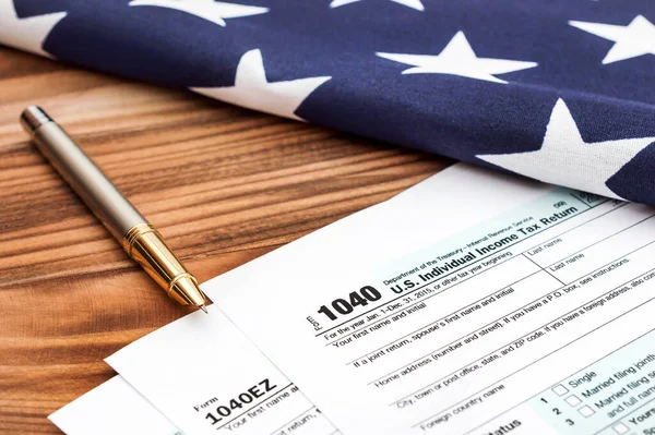 Formulários Fiscais Com Caneta Bandeira Americana Mesa Conceito Negócio — Fotografia de Stock