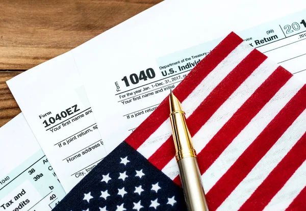 Formulários Fiscais Com Bandeira Americana Caneta Mesa Fechar — Fotografia de Stock