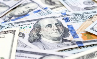 Yüz dolarlık banknotlar. Kapatın. İş geçmişi.