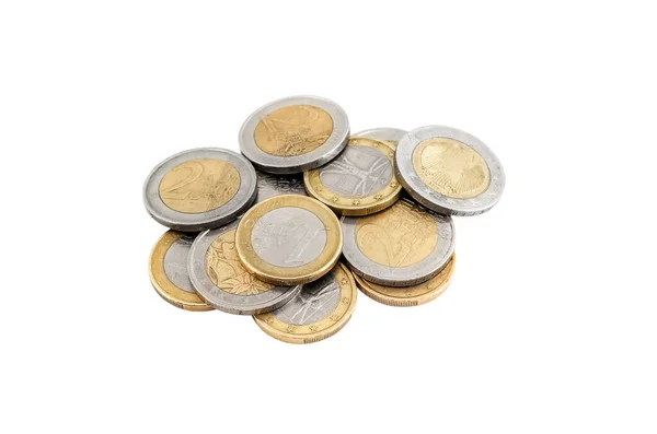 白で隔離されたユーロ硬貨のヒープ — ストック写真