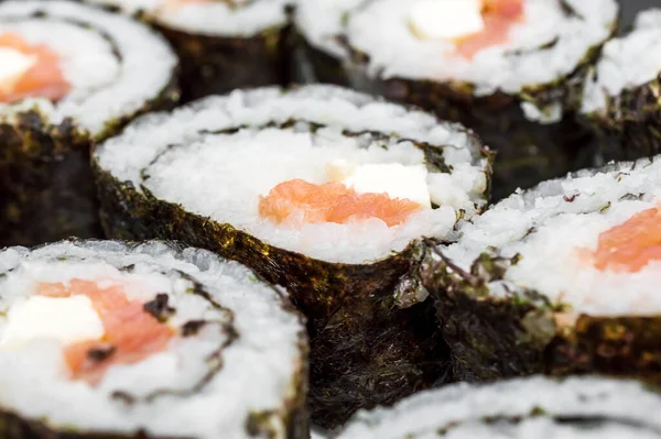 Sushi Rolt Als Voedselachtergrond Sluiten — Stockfoto