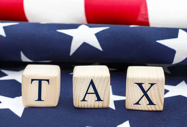 Wooden Cubes Word Tax American Flag Business Concept — Stock Photo, Image