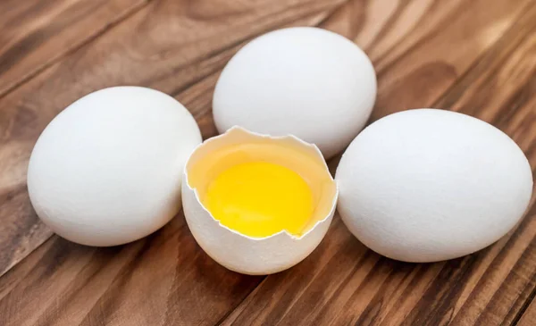Gebroken Hele Eieren Tafel — Stockfoto