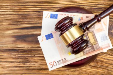 Avro banknotlu Gavel. Üst görünüm.