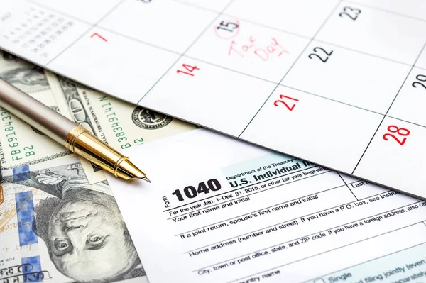 Φορολογική Αντίληψη Φορολογική Μορφή Στυλό Ημερολόγιο Και Χρήματα — Φωτογραφία Αρχείου