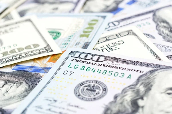 Yüz dolarlık banknotlar. Kapatın. İş geçmişi.